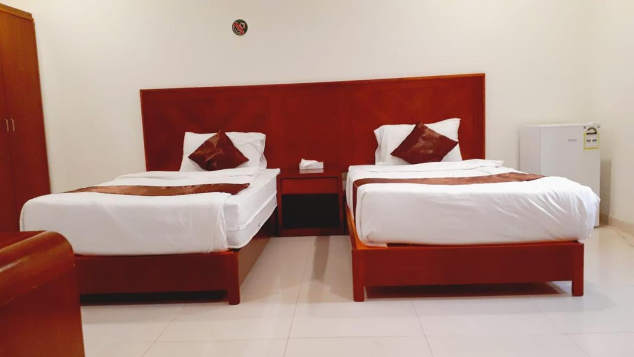 Iwan Alandalusia Al Ajaweed Aparthotel Jeddah Exterior photo